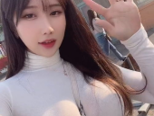 帮助小姐姐拎包,帮助小姐姐轻松拎包，共享美好出行时光